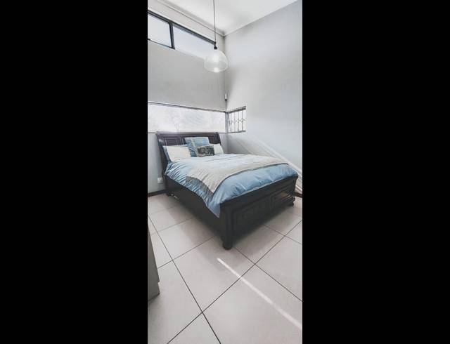 1 BEDROOM APARTMENT FOR SALE IN MENLO PARK